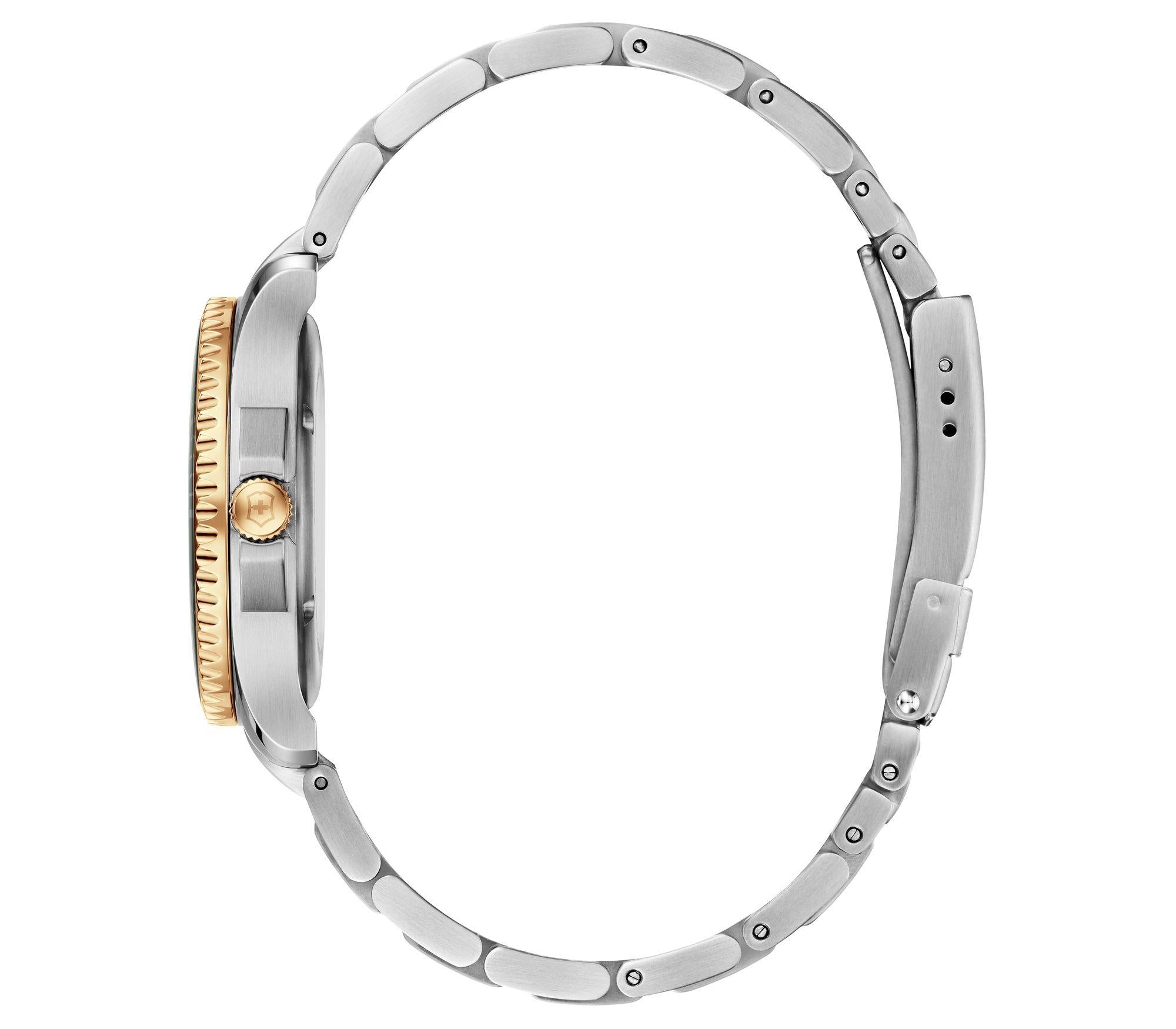 Victorinox Maverick Small Green Dial Men 34mm